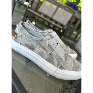 Blowfish Malibu Sneakers Camo Print Elastic Straps‎ Women's size 6